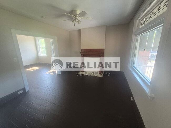 Photo - 1838 Holman St