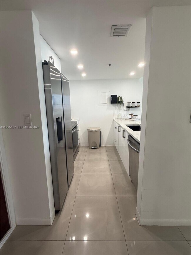 Photo - 7601 E Treasure Dr Unidad 1508