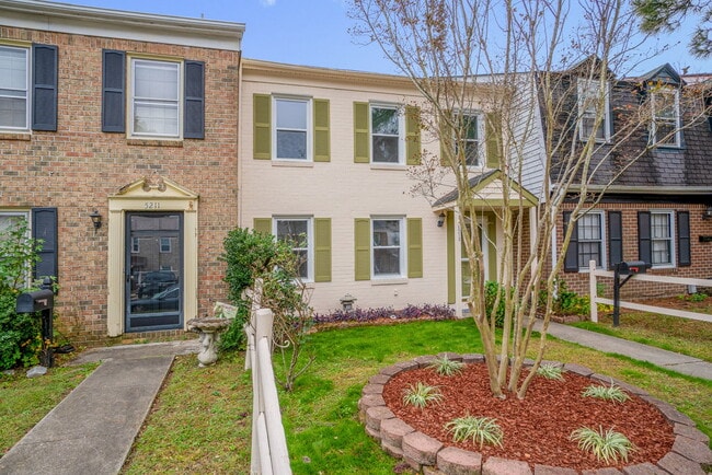 Photo - 5213 Clover Hill Dr