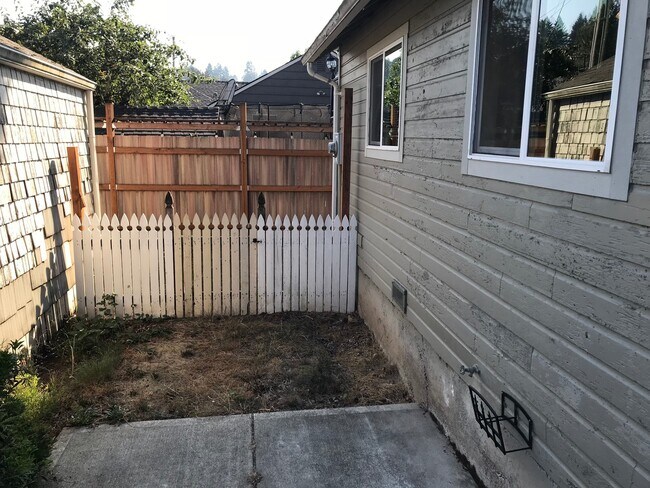 Photo - 2x2 with Loft! Walk to Harney Elementary! ...