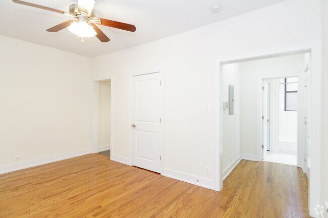 Building Photo - 2862 N Clark St Unit 2888-1 Rental