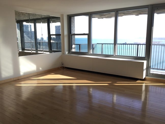 Lake View from Large Living Room - 400 E Randolph St Unit Apartment # 3905