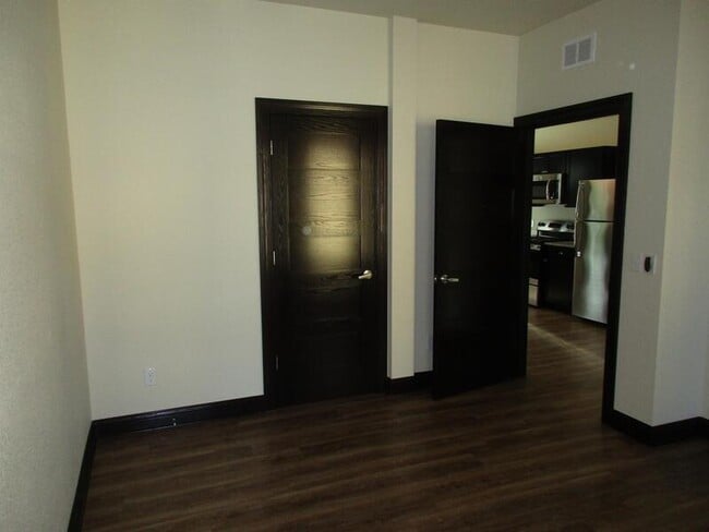 Photo - 141 E Gorham St Unidad 1