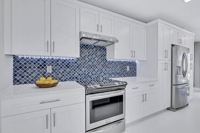 Photo - 836 NE 72nd St