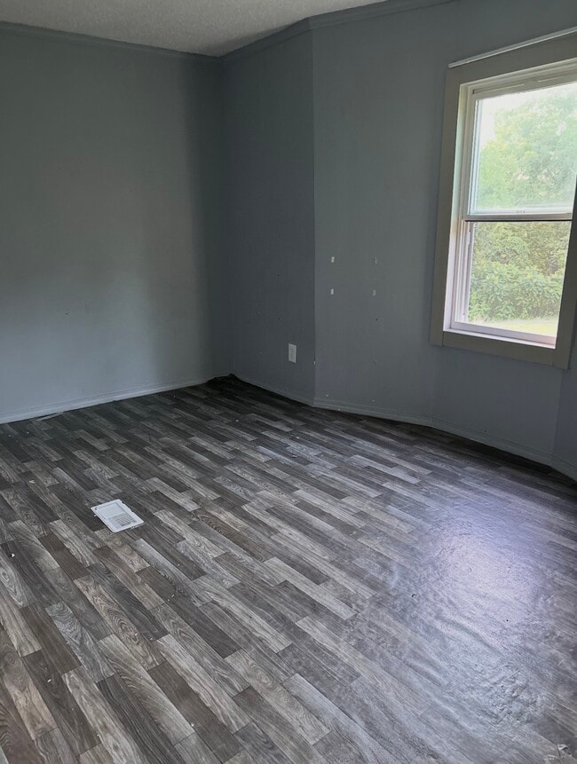 Photo - 129 George Ln