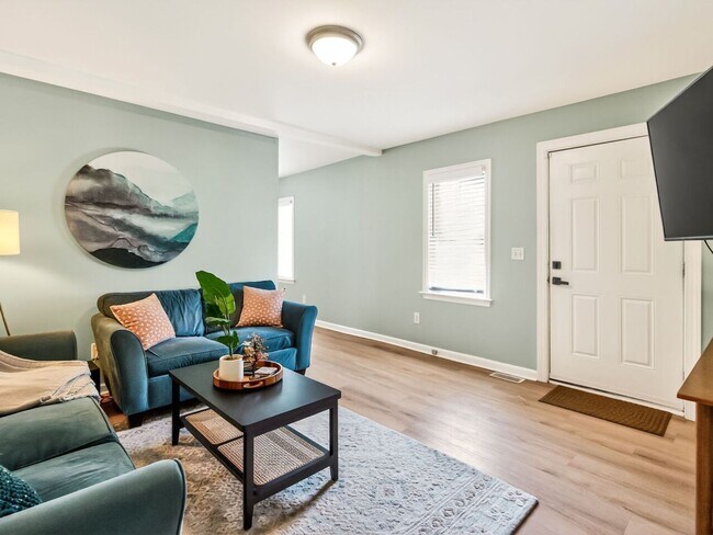 Photo - 418 N Allen Rd
