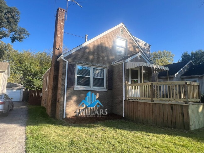 Photo - "Charming 3-Bedroom Home with Spacious Lay...