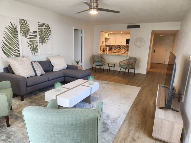 Photo - 2 bedroom furnished condo in Oceans Seven ...