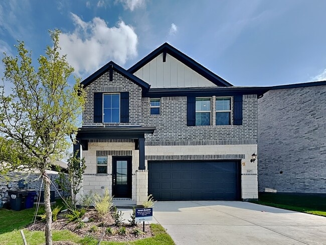 Building Photo - 507 Clover Crk Dr