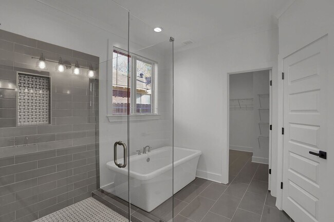 Photo - 2374 Forrest Ave