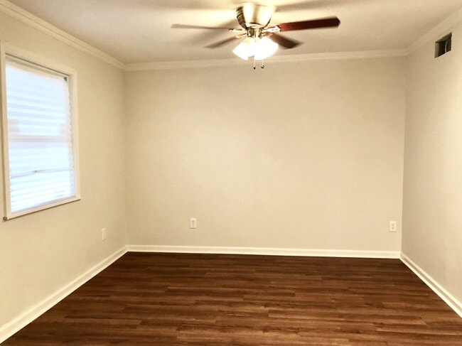 Photo - Totally updated 3br/2ba cottage by LSU with all new appl, 2nd house from River Road