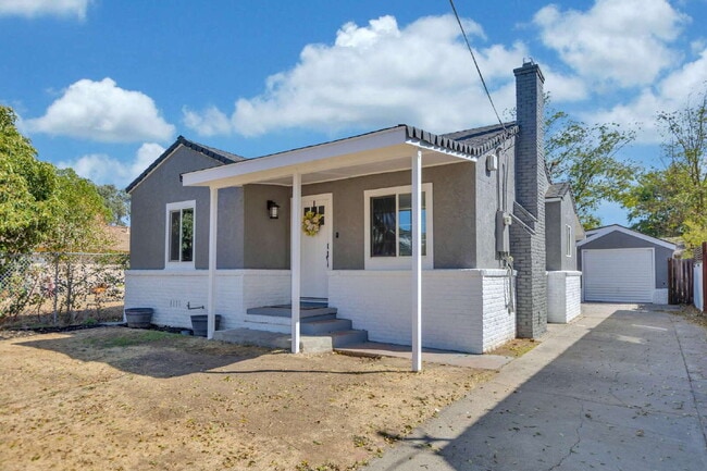 Photo - 2 Separate Units on One Lot – Ideal for Family/Next Gen Living!