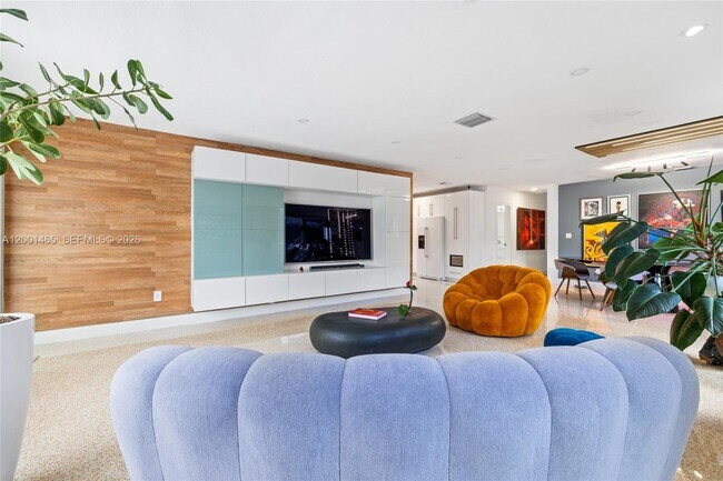 Photo - 2121 Red Rd