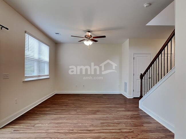 Photo - 223 S Live Oak Dr