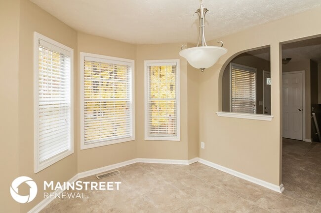 Photo - 127 Kingswood Dr