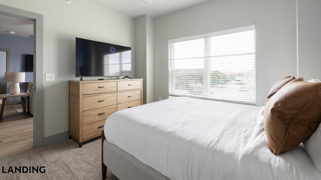 2422 S Carrier Pkwy Unit 335