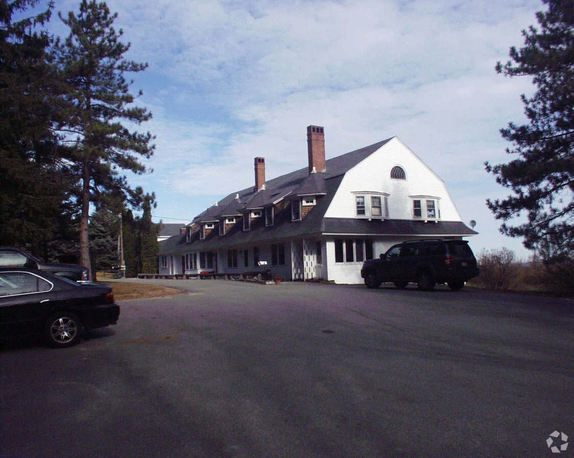 Manor Apartments - Manor Apartments