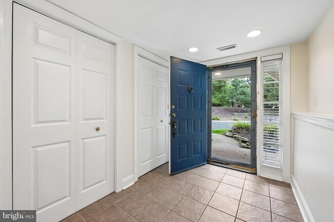 Photo - 127 Kings Croft Dr