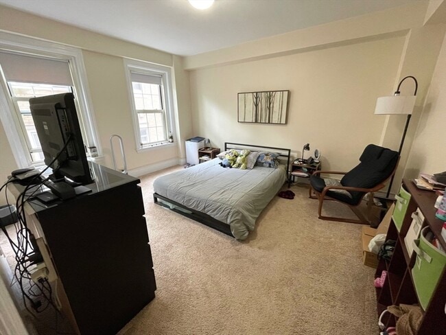 Building Photo - 1401 Beacon St Unit 306