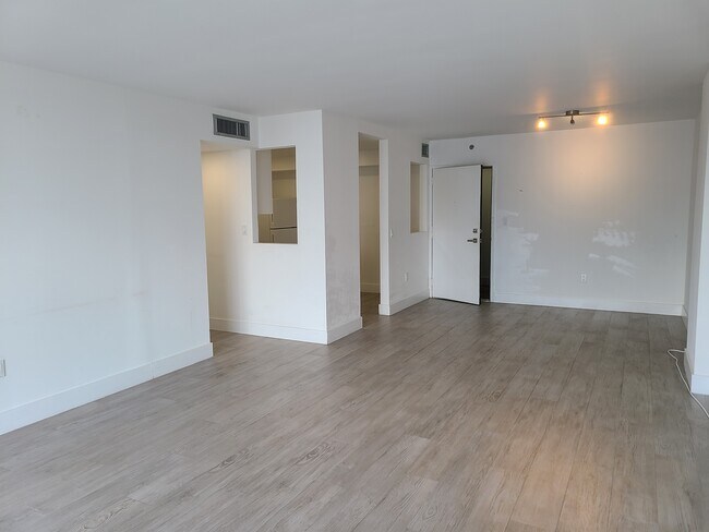 Photo - 2851 NE 183rd St Unidad 1812