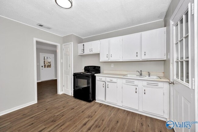 Photo - 4306 9th Ave SW