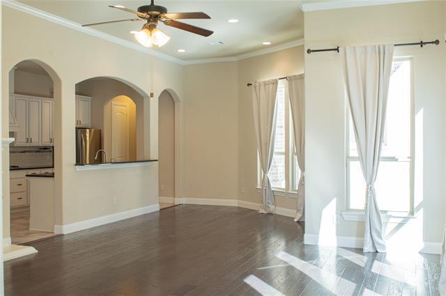 Photo - 638 Enfield Dr