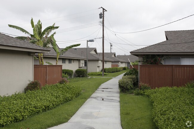 Photo - Continental Gardens Apartments