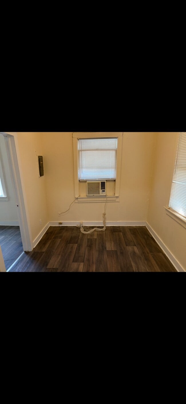Photo - 1523 W 15th St