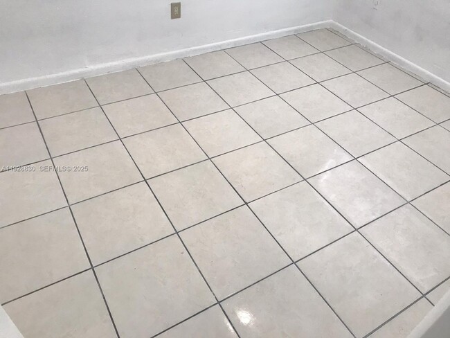 Photo - 1545 NW 8th Ave Unit 308