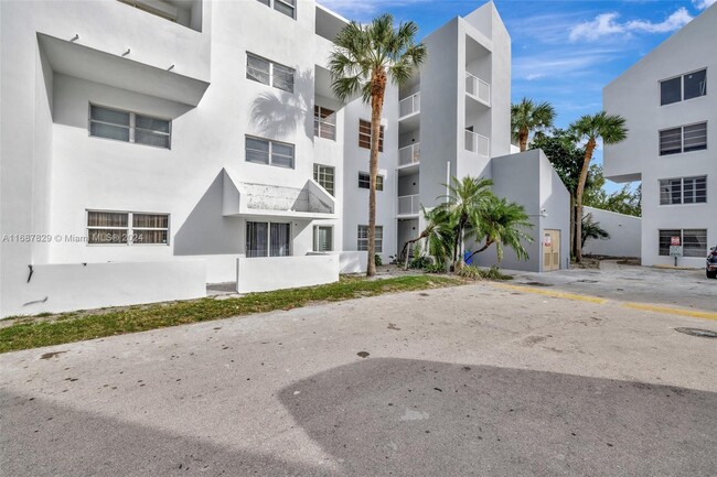 Photo - 2870 NE 14th Street Causeway Condominio Unidad 203C