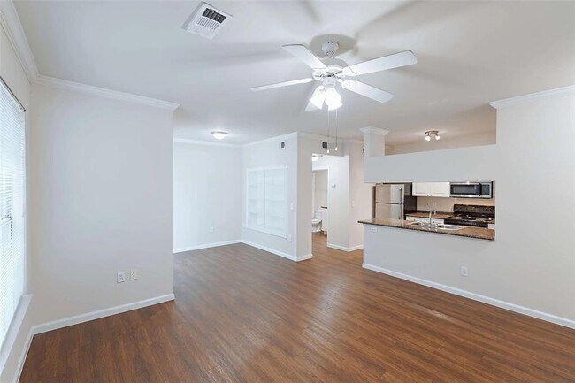 Photo - 10505 S I-35 Frontage Rd Unidad 0222