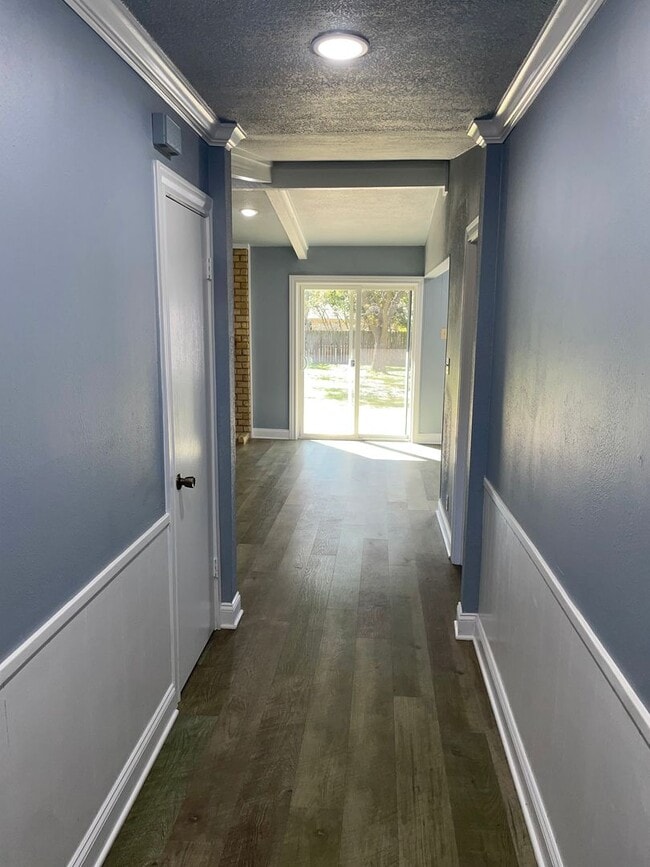 Photo - 229 Travis Ln