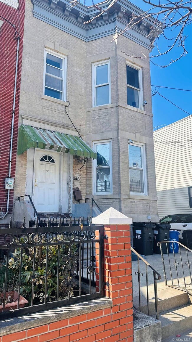 Building Photo - 348 Eldert Ln