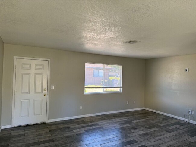 Photo - 2556 Sabre Ct