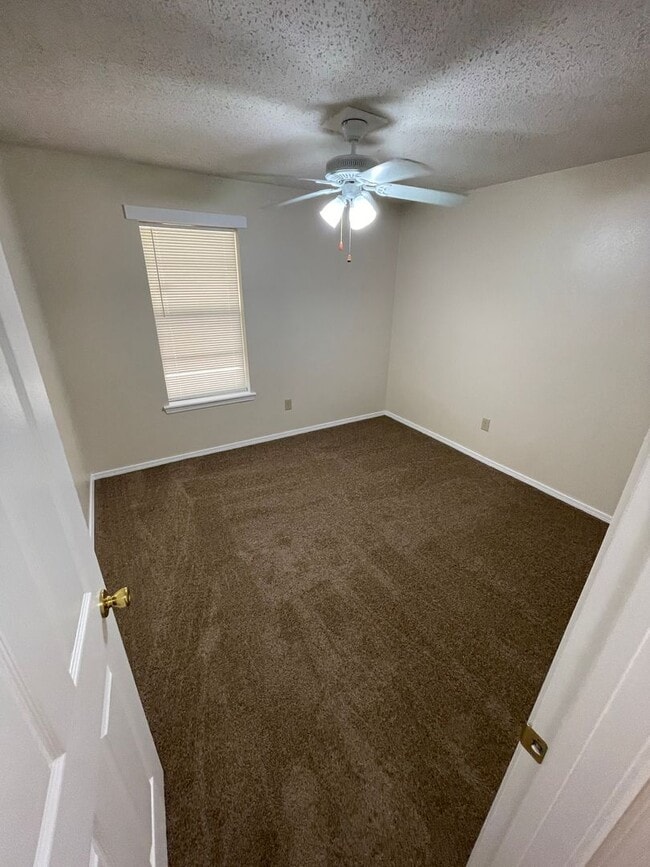 Photo - 2344 Elm Park Dr