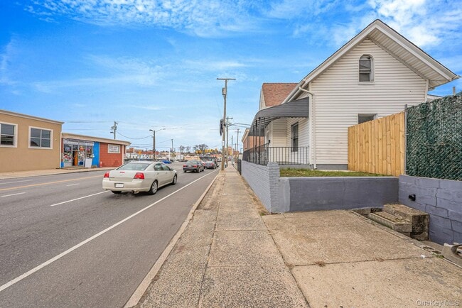 Photo - 78 S Franklin St