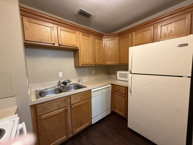 Photo - 4800 Rilma Ave