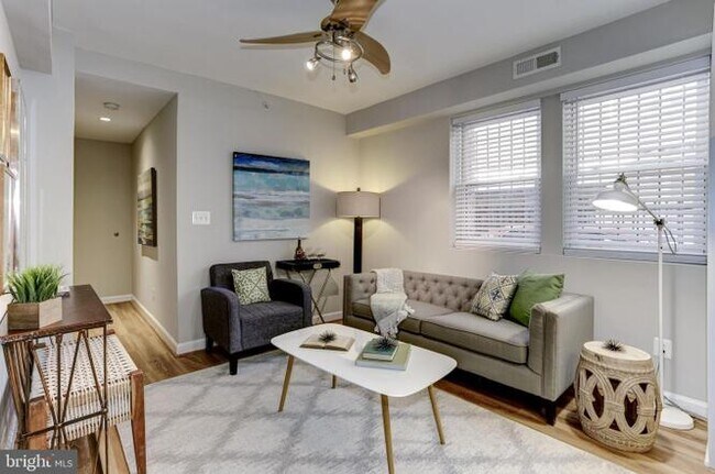 Photo - 1440 Columbia Rd NW Unidad 103