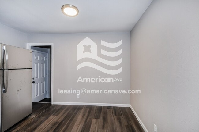 Photo - 1147 Baron Ave