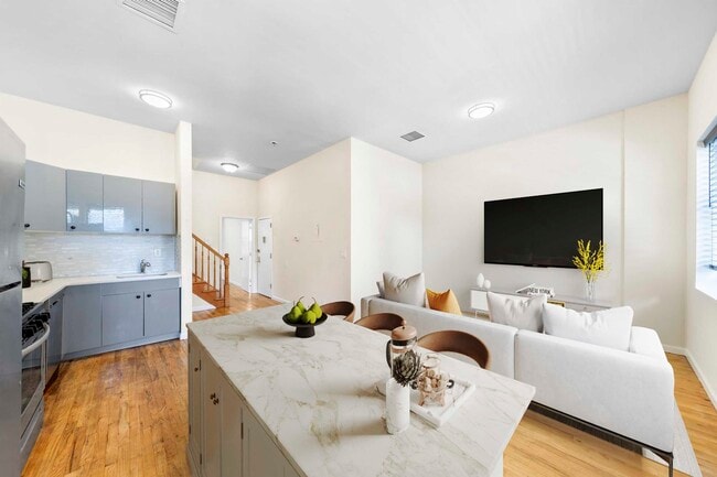 Photo - 182 Lexington Ave Unit 2