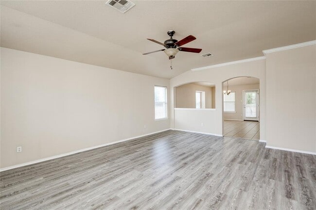 Photo - 2509 Pearson Way