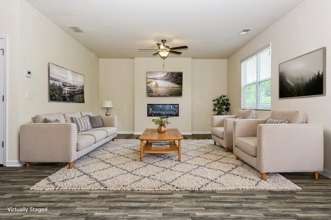 Photo - 291 Hamilton Pointe Dr