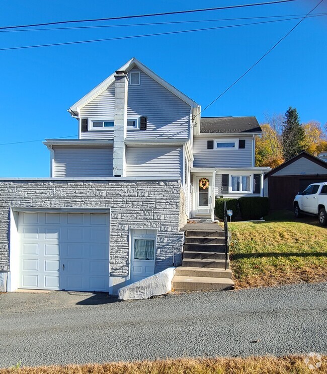 Building Photo - 50 Fairlawn Ave Rental