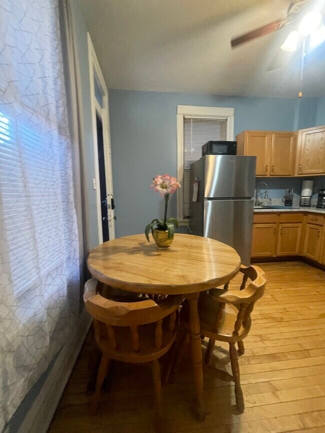 Photo - 2107 W Coulter St