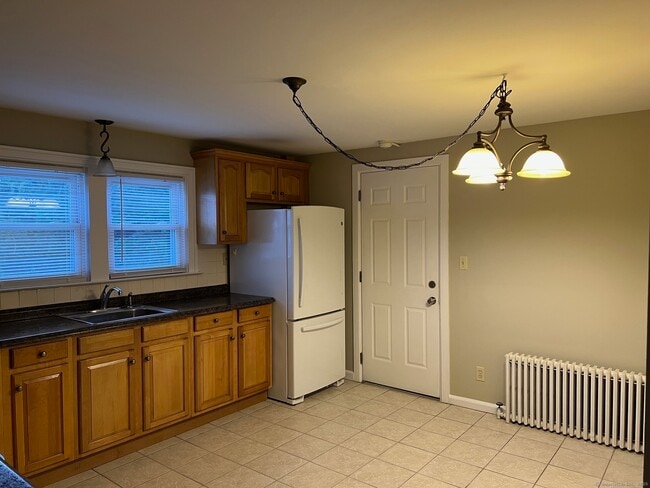 Photo - 144 Newington Ave