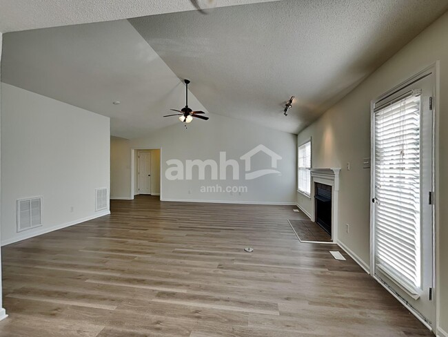 135 Kentucky Derby Dr