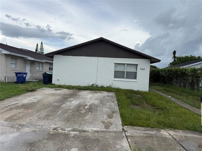 Building Photo - 764 NW 5th St