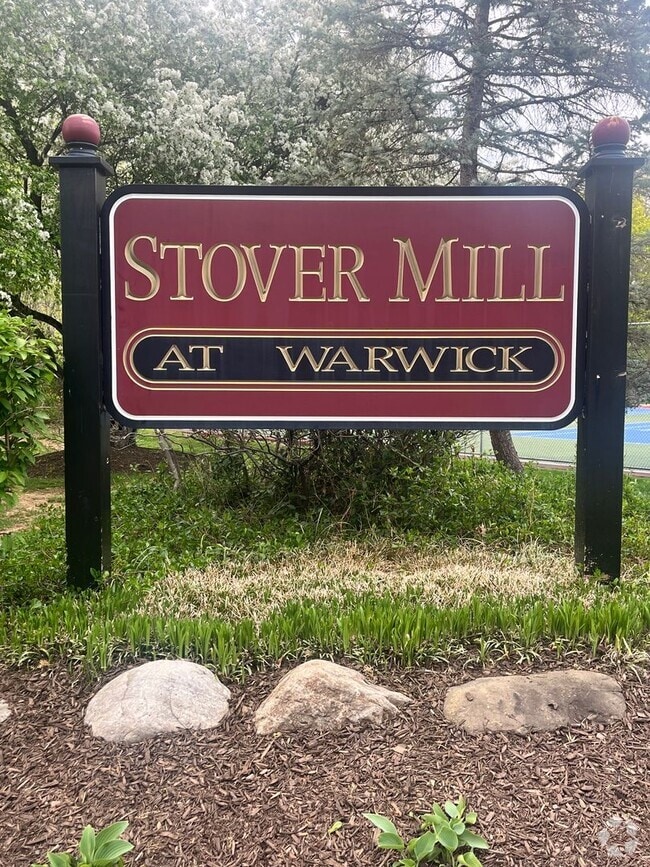 Building Photo - 2 Bd / 1.5 Bth Townhouse in Stover Mill