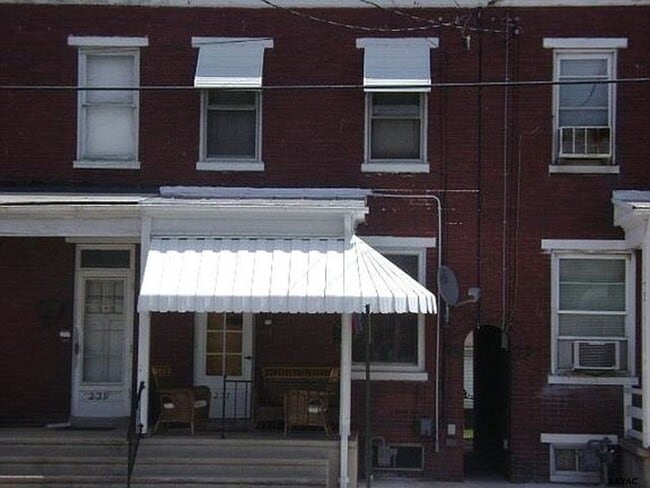 Photo - 3 Bed/ 1 Bath Home for Rent-237 N. Sherman St., York, PA