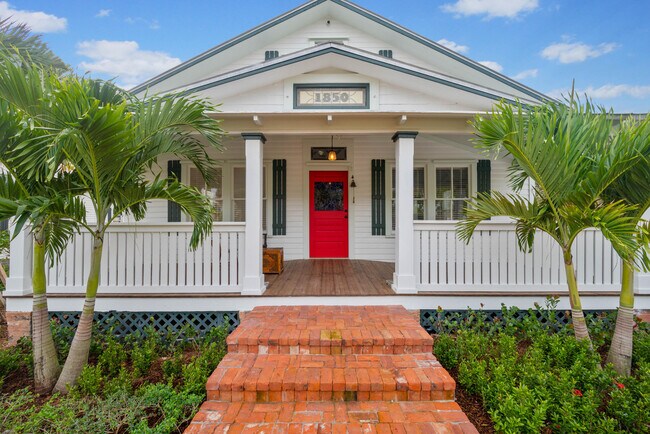 Photo - 1850 NE Church St